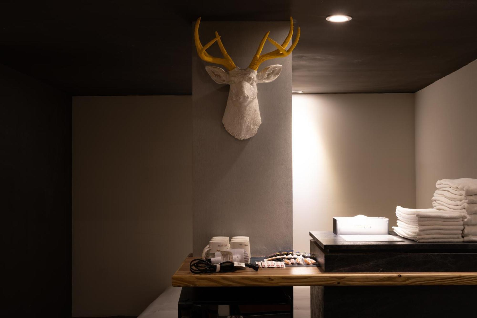 Ningcui Business Hotel Taichung Buitenkant foto